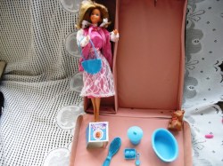 1963 BARBIE BLACK SOLO #3 CASE,HEART MOM,DRESS,BABY ACCESSORIES